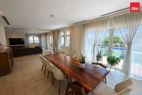 Villa in Jumeirah Park, Dubai 5 bedrooms, 694.3 sq.m. № 118462 - photo 2