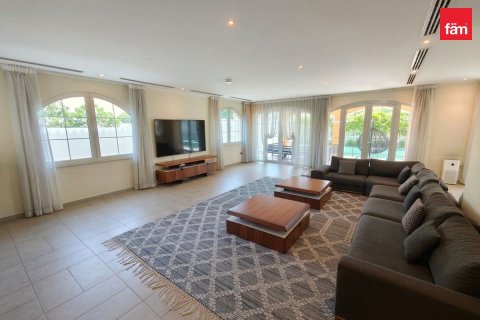 Villa in Jumeirah Park, Dubai 5 bedrooms, 694.3 sq.m. № 118462 - photo 25