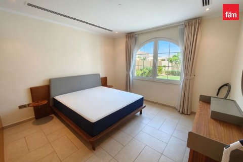 Villa in Jumeirah Park, Dubai 5 bedrooms, 694.3 sq.m. № 118462 - photo 16