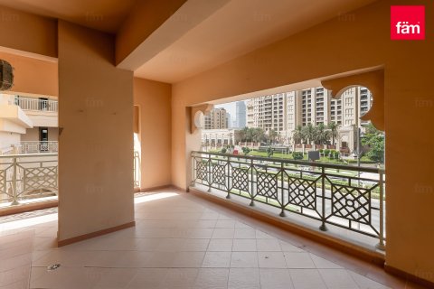 Apartment in Palm Jumeirah, Dubai 2 bedrooms, 175.4 sq.m. № 118464 - photo 11
