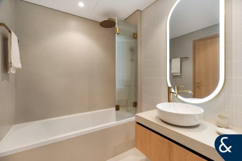 Apartment in Damac Heights, Dubai Marina, Dubai 2 bedrooms, 140 sq.m. № 75732 - photo 11