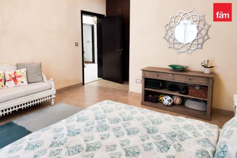Townhouse in Dubai 4 bedrooms, 309.4 sq.m. № 114310 - photo 13