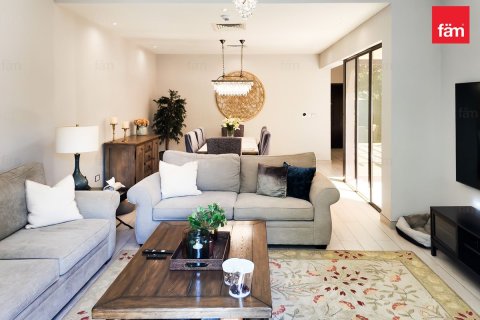Townhouse in Dubai 4 bedrooms, 309.4 sq.m. № 114310