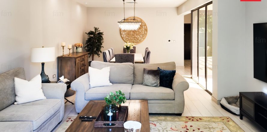 Townhouse in Dubai 4 bedrooms, 309.4 sq.m. № 114310