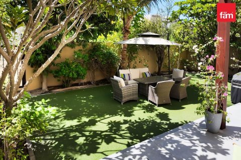 Townhouse in Dubai 4 bedrooms, 309.4 sq.m. № 114310 - photo 27
