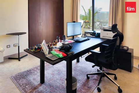 Townhouse in Dubai 4 bedrooms, 309.4 sq.m. № 114310 - photo 18