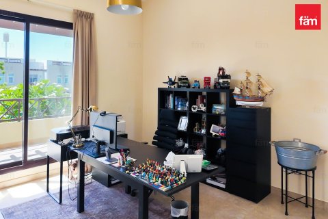 Townhouse in Dubai 4 bedrooms, 309.4 sq.m. № 114310 - photo 17