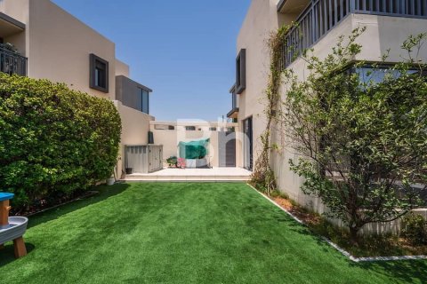 Townhouse in Dubai Hills Estate, Dubai 4 bedrooms, 339 sq.m. № 57681 - photo 1