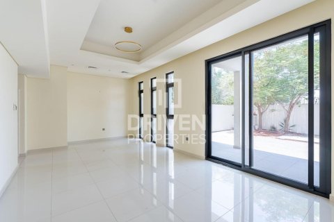 Townhouse in Dubai 3 bedrooms, 184.69 sq.m. № 127130 - photo 2