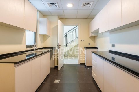 Townhouse in Dubai 3 bedrooms, 184.69 sq.m. № 127130 - photo 9