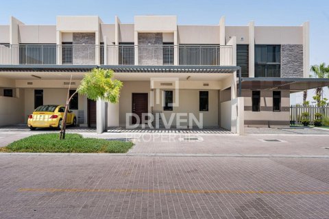 Townhouse in Dubai 3 bedrooms, 184.69 sq.m. № 127130