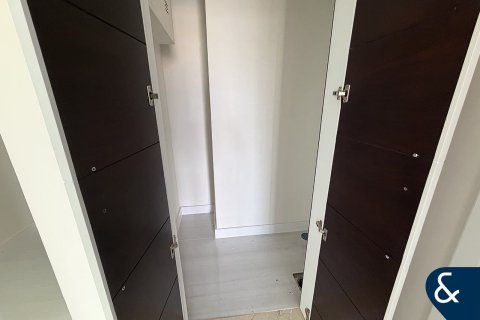 Apartment in BURJ VIEWS in Downtown Dubai (Downtown Burj Dubai), Dubai 1 bedroom, 105 sq.m. № 99160 - photo 11