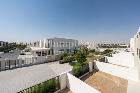 Townhouse in Al Manara, Jumeirah Village Triangle, Dubai 3 bedrooms, 176.90031842 sq.m. № 16717 - photo 1