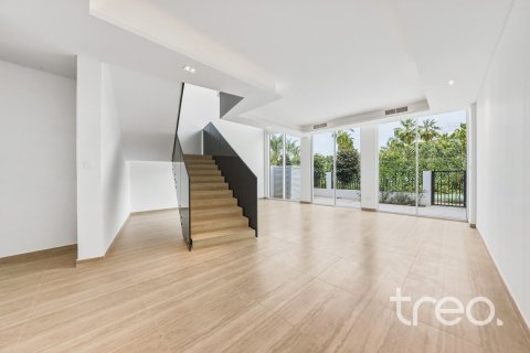 Villa in Al Barari, Dubai 4 bedrooms, 458.94 sq.m. № 119681 - photo 3