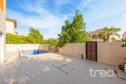 Villa en The Villa, Dubai, 6 dormitorios, 387.96 m², № 119686 - foto 26
