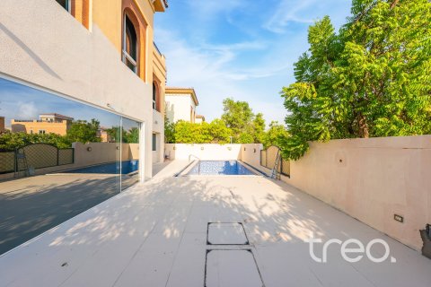 Villa en The Villa, Dubai, 6 dormitorios, 387.96 m², № 119686 - foto 25