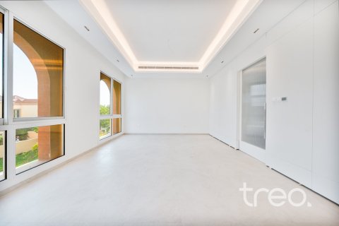 Villa en The Villa, Dubai, 6 dormitorios, 387.96 m², № 119686 - foto 17