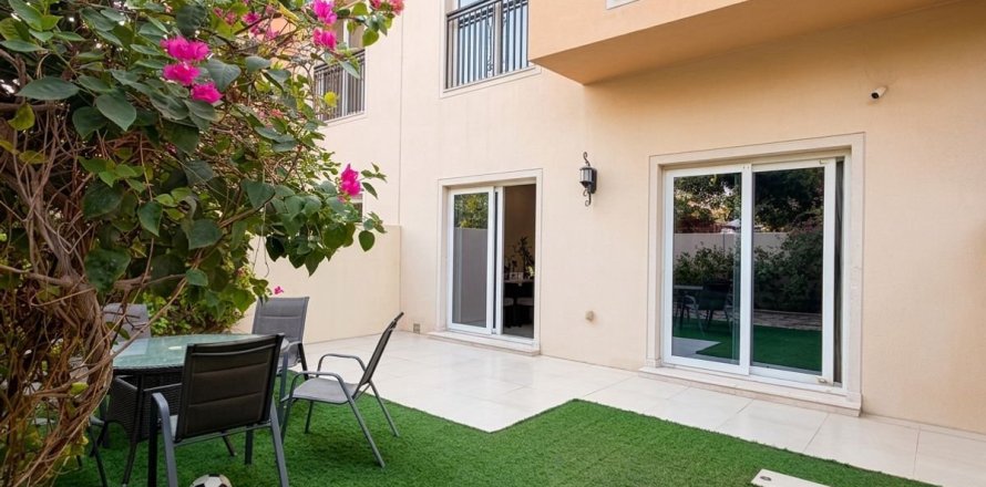 Adosado en Dubai, 3 dormitorios, 164.8 m², № 114515