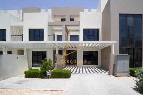 Townhouse in DAMAC Hills (Akoya by DAMAC), Dubai 4 bedrooms, 169 sq.m. № 69341 - photo 1