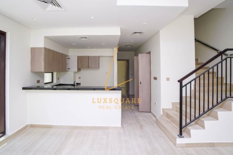 Townhouse in DAMAC Hills (Akoya by DAMAC), Dubai 4 bedrooms, 169 sq.m. № 69341 - photo 3