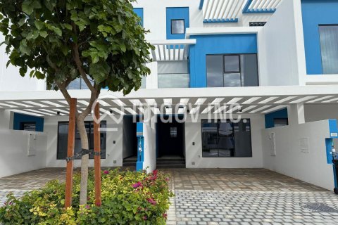 Townhouse in Damac Lagoons, Dubai 5 bedrooms, 144 sq.m. № 85325 - photo 2