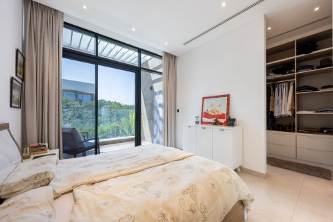 Купить виллу в Дубае: 4 спальни, 241м², № 96847 - фото 9