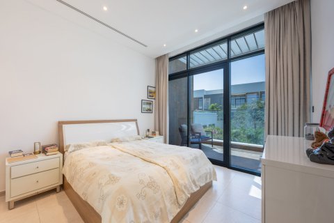 Купить виллу в Дубае: 4 спальни, 241м², № 96847 - фото 8