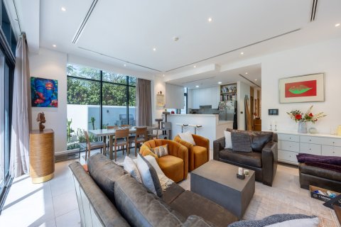 Купить виллу в Дубае: 4 спальни, 241м², № 96847 - фото 5