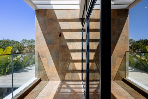 Купить виллу в Дубае: 4 спальни, 241м², № 96847 - фото 11