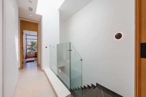 Купить виллу в Дубае: 4 спальни, 241м², № 96847 - фото 7