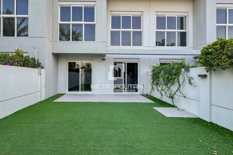تاون هاوس في Arabella Townhouses, مُدُنْ, دبي 3 غرف نوم, 181 م² رقم 16007 - صورة 1