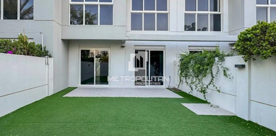 تاون هاوس في Arabella Townhouses, مُدُنْ, دبي 3 غرف نوم, 181 م² رقم 16007