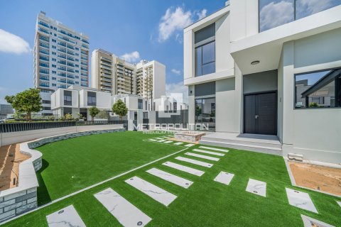 Villa à Murooj Al Furjan, Al Furjan, Dubai, 4 chambres, 575 m², № 16016 - photo 1