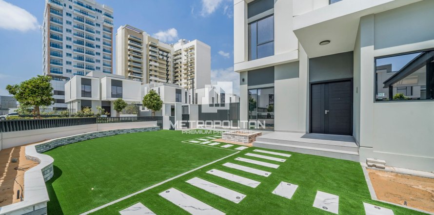 Villa à Murooj Al Furjan, Al Furjan, Dubai, 4 chambres, 575 m², № 16016
