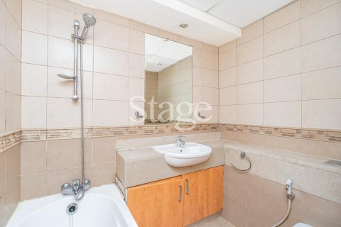 Apartment in Jumeirah Lake Towers, Dubai 2 bedrooms, 88 sq.m. № 59197 - photo 11