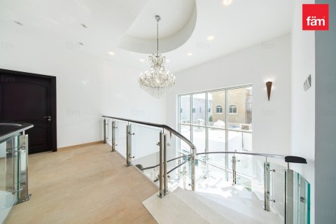 Villa en Al Barsha, Dubai, 5 dormitorios, 1114.8 m², № 117714 - foto 4