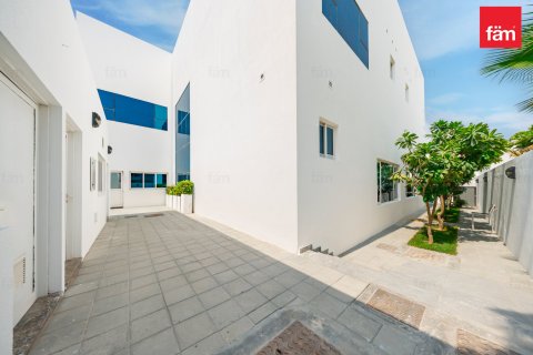 Villa en Al Barsha, Dubai, 5 dormitorios, 1114.8 m², № 117714 - foto 5