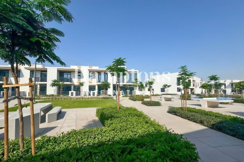 Снять в аренду таунхаус в Bliss, Arabian Ranches 3, Дубай: 3 спальни, 127.83452800м², № 124492 - фото 2
