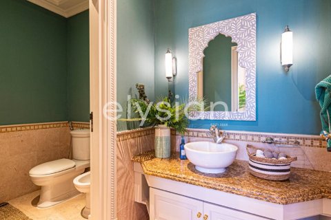 Villa in Signature Villas, Palm Jumeirah, Dubai 6 bedrooms, 1245 sq.m. № 37933 - photo 11