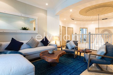 Villa in Signature Villas, Palm Jumeirah, Dubai 6 bedrooms, 1245 sq.m. № 37933 - photo 12