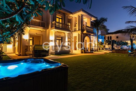 Villa in Signature Villas, Palm Jumeirah, Dubai 6 bedrooms, 1245 sq.m. № 37933 - photo 1