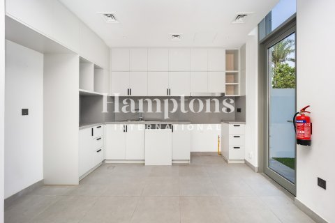 Снять в аренду таунхаус в Ruba, Arabian Ranches 3, Дубай: 3 спальни, 193.51694900м², № 113978 - фото 5