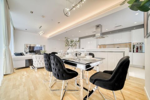 Apartment in Dubai Marina, Dubai 3 bedrooms, 190 sq.m. № 96865 - photo 11