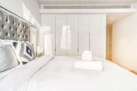 Apartment in Dubai Marina, Dubai 3 bedrooms, 190 sq.m. № 96865 - photo 17