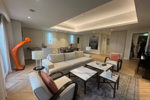 Apartment in Dubai 4 bedrooms, 217 sq.m. № 96855 - photo 2