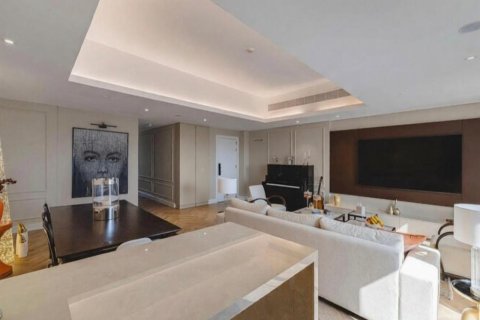 Apartment in Dubai 4 bedrooms, 217 sq.m. № 96855 - photo 3