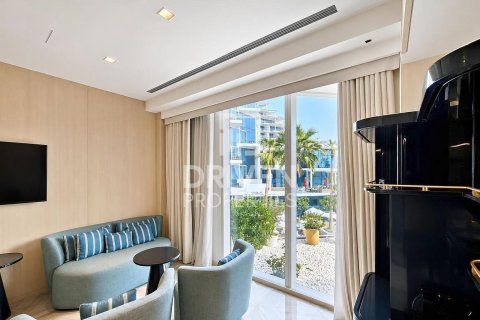 Apartment in FIVE Palm Jumeirah, Palm Jumeirah, Dubai 1 bedroom, 72.37 sq.m. № 142717 - photo 2