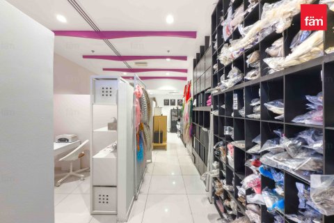 Tienda en Dubai, 80.6 m², № 16459 - foto 11
