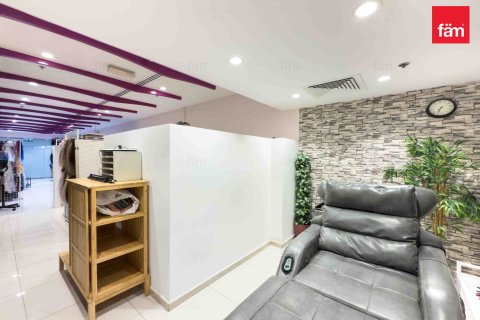 Tienda en Dubai, 80.6 m², № 16459 - foto 1