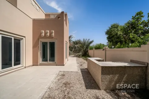 Villa en Victory Heights, Dubai Sports City, Dubai, 4 dormitorios, 350 m², № 61567 - foto 18